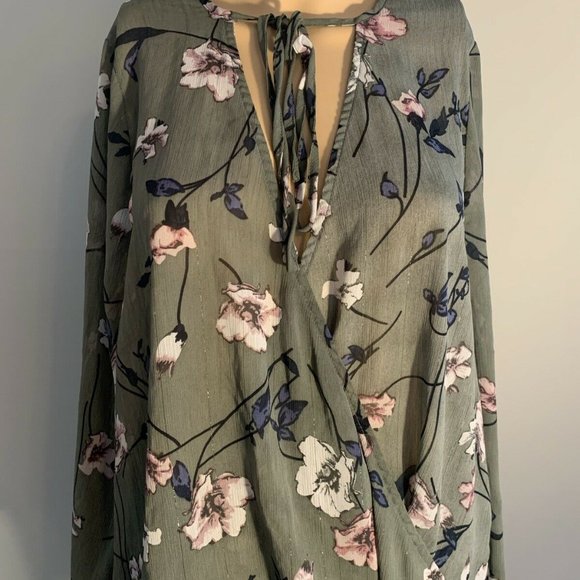 Juniors Top LELA SKY SZ SMALL Green Long Sleeves - Picture 3 of 10